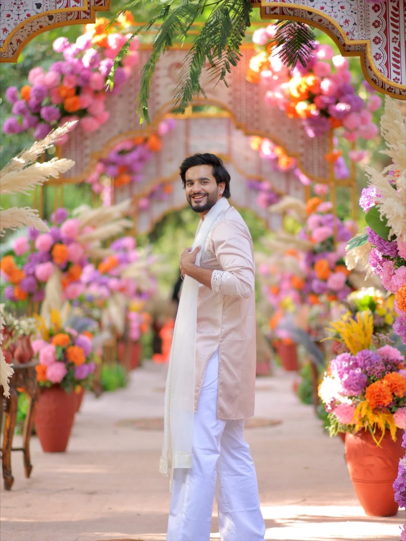 Abhishek Malhan Biography