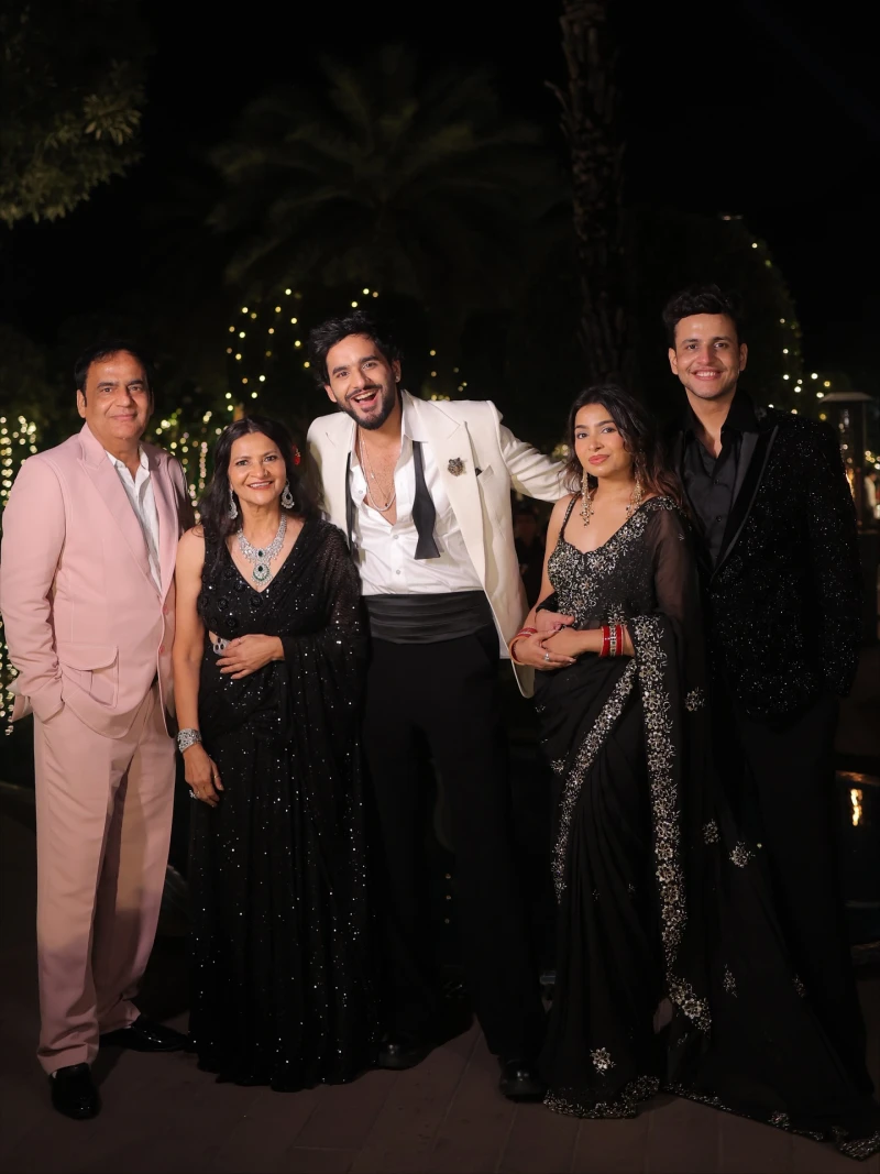 Abhishek malhan with Family Members