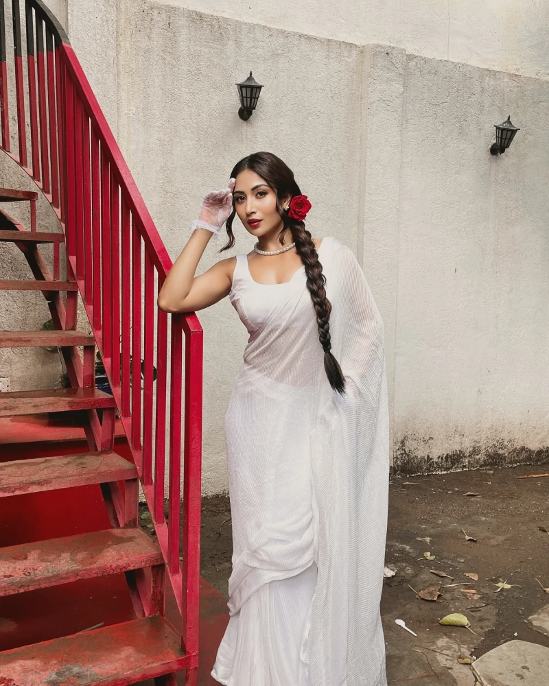 Shreya Kalra in Saree