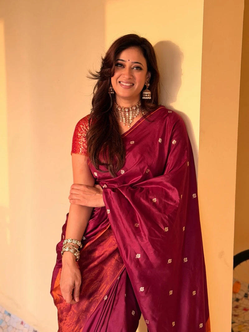Shweta tiwari in red saree