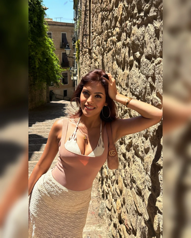 Rhiya Ahir Biography